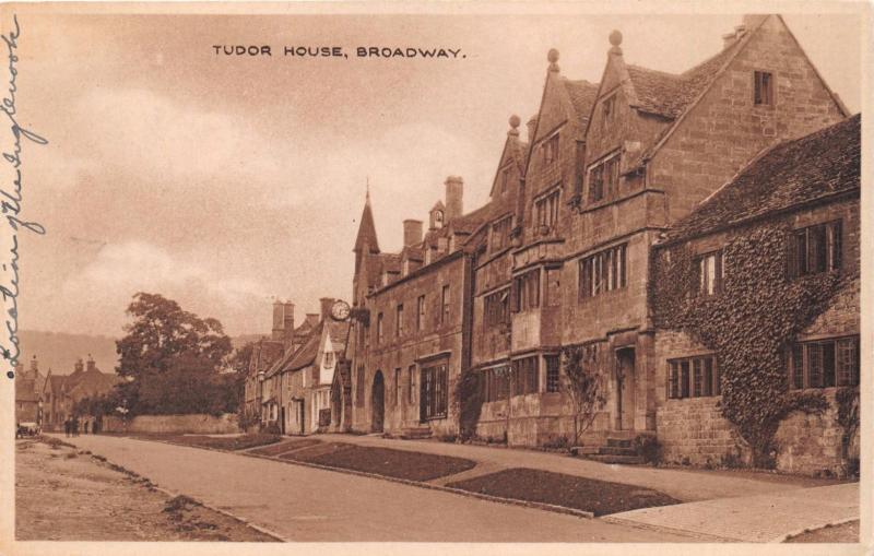 BROADWAY WORCESTERSHIRE ENGLAND~TUDOR HOUSE~S E FOSS CHEMISTPOST PHOTO POSTCARD 