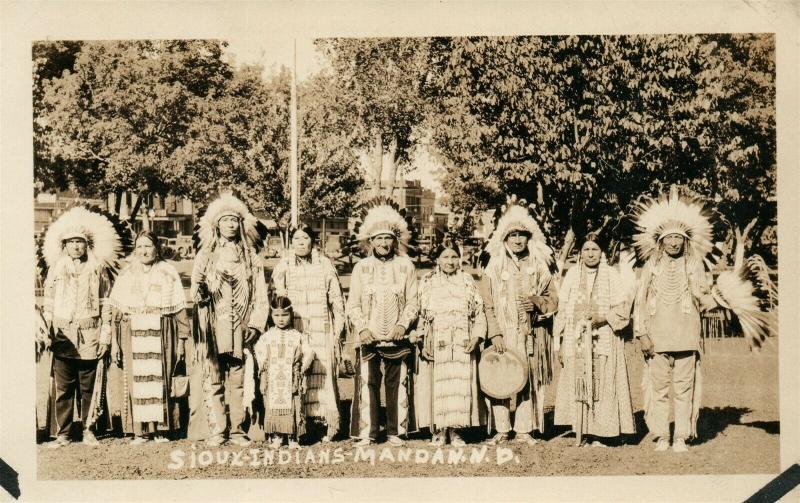 SIOUX INDIANS MANDAN ND 1930 VINTAGE REAL PHOTO POSTCARD RPPC