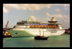 SIM0405 - Royal Caribbean Liner , Monarch of the Seas , built 1991 - postcard