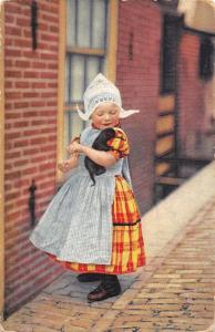 B98144 child enfant with cat marken netherlands types folklore costumes