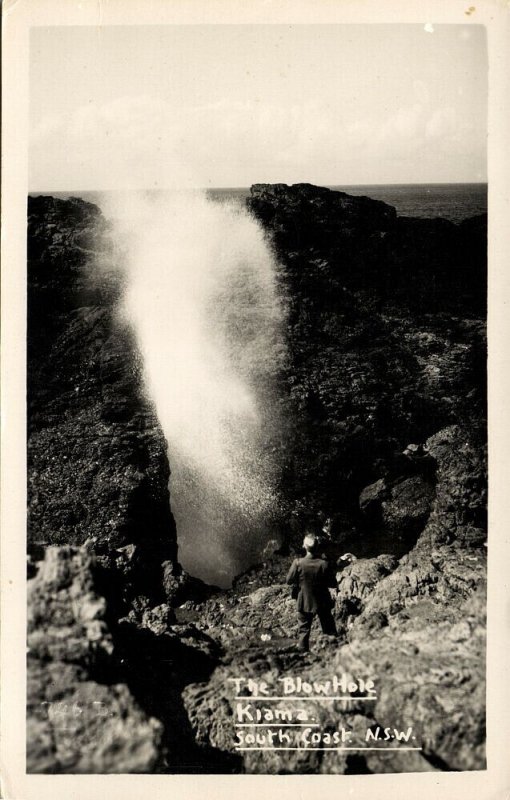 australia, NSW, KIAMA, The Blowhole (1950s) Mowbray RPPC Postcard