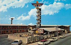 Eureka California Thunderbird Lodge Vintage Postcard AA19426