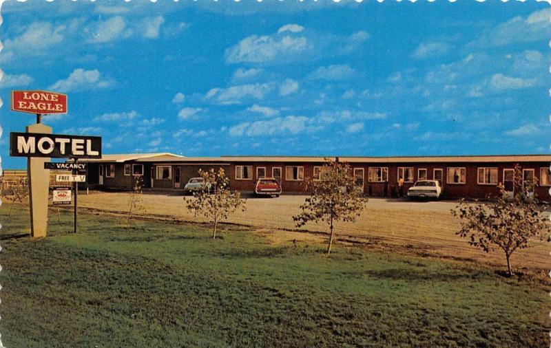 HERBERT, Saskatchewan Canada   LONE EAGLE MOTEL   Roadside Chrome Postcard