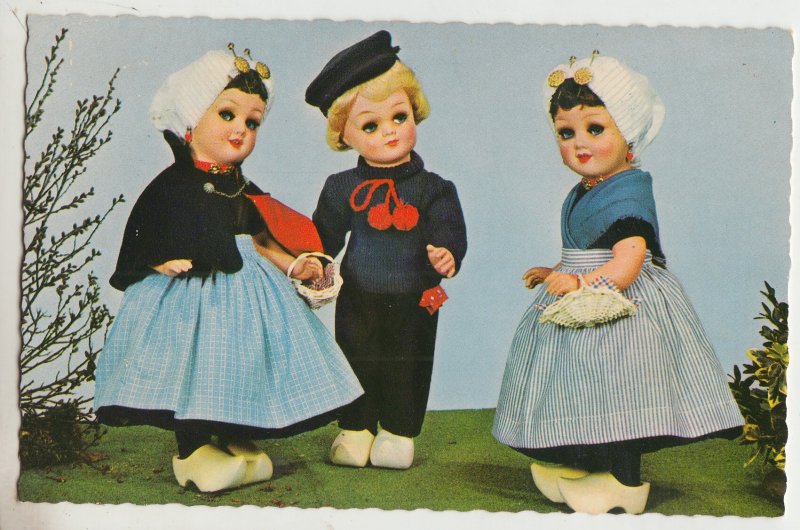 P3060, vintage postcard dutch dolls from dovina holland