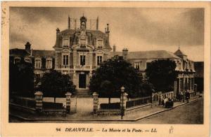 CPA DEAUVILLE - La Mairie et la PoSte-(515697)