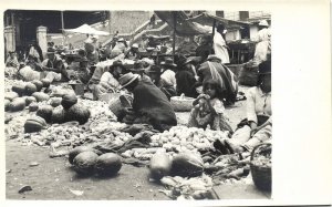 ecuador, QUITO, Native Indians at the Market (1940s) RPPC Postcard (2)