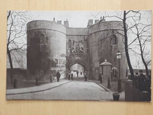 Postcard UK ENG Tower of London Middle Tower