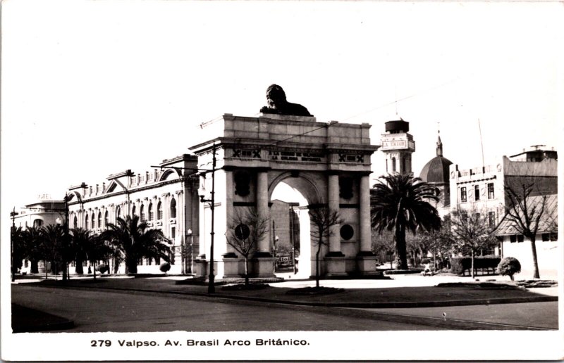 Chile Valparaiso Av Brasil Arco Británico Vintage RPPC  09.57