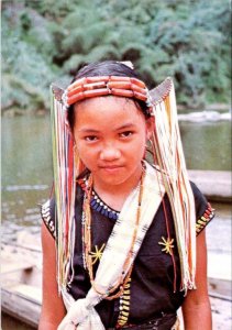 Pensiangan, Malaysia   YOUNG MURUT GIRL In Traditional Dress   4X6 Postcard