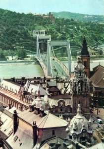 VINTAGE CONTINENTAL SIZE POSTCARD VIEW OF BUDAPEST HUNGARY BRIDGE CASTLE GOTHIC
