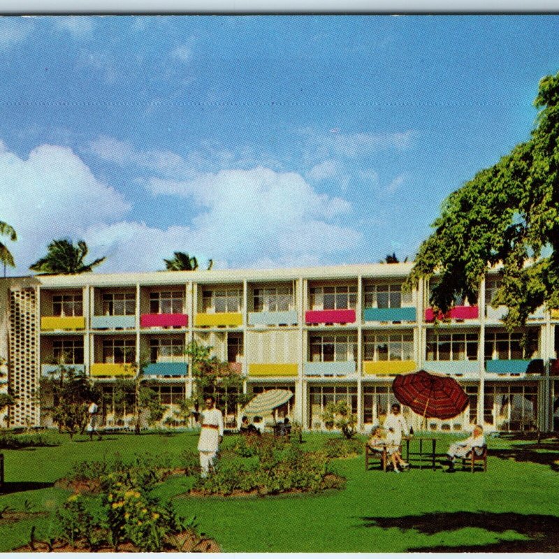 1960 Suva, Fiji Grand Pacific Hotel Garden Tourists Relax Tropical Scene PC A239