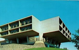 USA War Memorial Center Lake Michigan Milwaukee Wisconsin Chrome Postcard 04.03