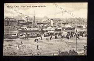 F3036 - London Paddle Steamer - arriving at Great Yarmouth - postcard