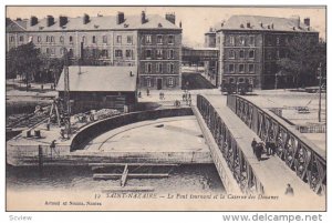 Le Pont Et La Caserne Des Douanes, SAINT-NAZAIRE (Loire Atlantique), France, ...