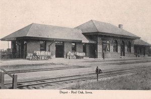 Red Oak Iowa Train Station Vintage Postcard AA21920