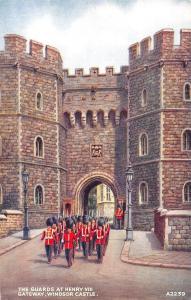 BR81380 the guard at henry VIII gateway windsor castle military  uk