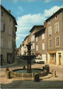 CPM CONFOLENS Place Fontorse et Fontaine Renaissance (1169004)