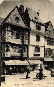 CPA LANNION - Vieiles Maisons Place du Centre (103548)