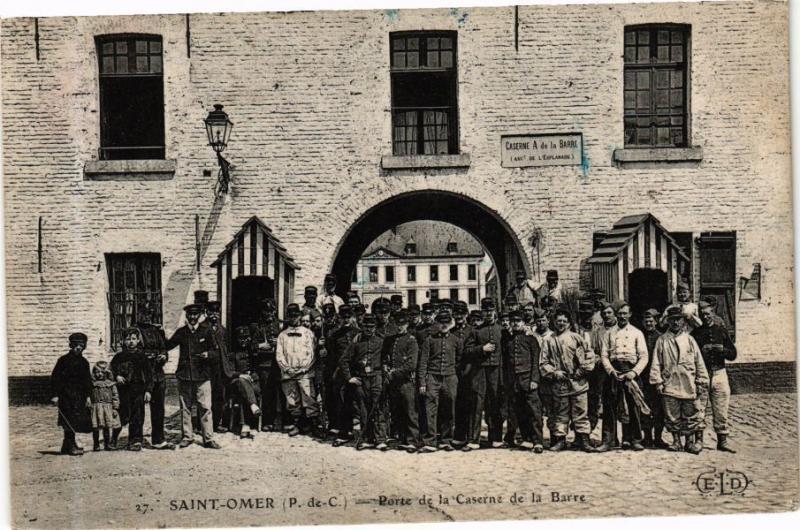 CPA St-OMER - Porte de la Caserne de la Barre (268197)