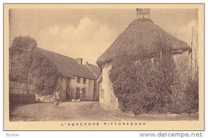 L'Auvergne Pittoresque, Entree du village de LA FORET, France, 10-20s