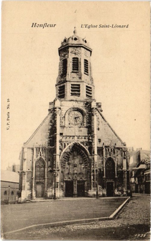 CPA Honfleur L'Eglise Saint-Leonard FRANCE (1286066)