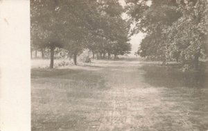 HUNTS LANE-THOUGHT TO BE IN CHAPPAQUA NEW YORK~1910s REAL PHOTO POSTCARD