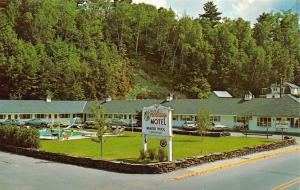 ST JOHNSBURY, VT Vermont  HOLIDAY MOTEL~Pool ROADSIDE Caledonia Co 1966 Postcard