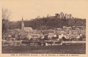 France Chevreuse Vue de Chevreuse et Chateau de la Madeleine