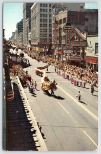 1950's SEATTLE SEAFAIR PARADE MARDI GRAS LUNDQUIST COLONIAL THEATRE POSTCARD