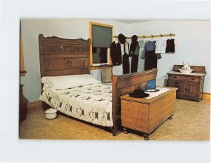 Postcard Amish Bedroom, The Amish Homestead, Ephrata, Pennsylvania