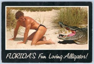 1987 SEXY SPEEDO GUY FLORIDA ALLIGATOR RISQUE 4x6 POSTCARD*CREASE*