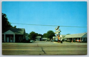 Roadside~Nashville Tennessee~Mercury Court Motel Street View~Vintage Postcard