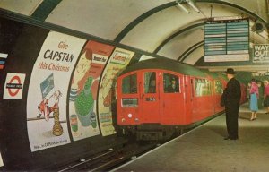 Tube Train at Piccadilly Circus Station London Vintage Postcard
