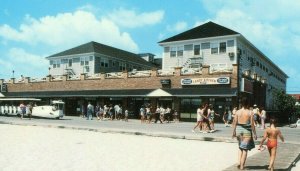 Postcard  Early View of Atlantic Hotel & Boardwalk in Ocean City , MD         T9