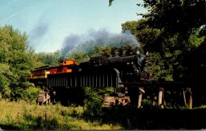 Trains C & N W Railway Ten Wheeler Locomotive #1385