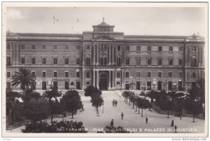 RP: TARANTO, , Puglia , Italy , 1910-20s ; Piazza Garibaldi e Palazzo di Gius...