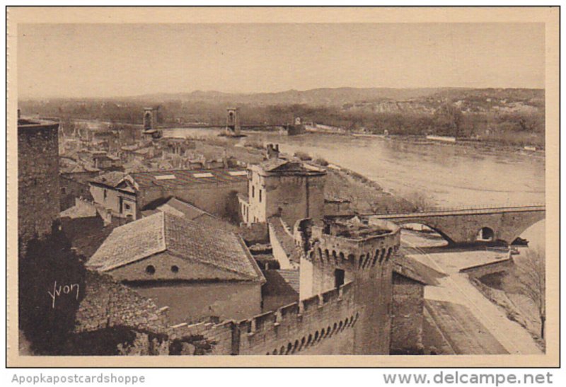 France Avignon Vue generale sur la rive gauche du Rhone