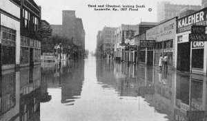 THIRD & CHESTNUT STREETS SOUTH LOUISVILLE KENTUCY FLOOD POSTCARD (1937)