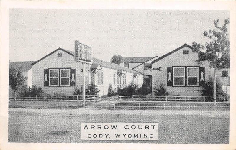 D67/ Cody Wyoming Wy Postcard c1940s Roadside Arrow Court Motel