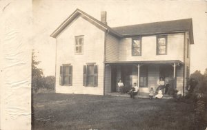 J28/ Mantua Ohio RPPC Postcard c1910 Home Residence Family  281