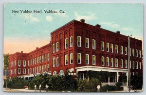 Valdosta Georgia~New Valdese Hotel~Guests in Street~Big Porch~1914 Postcard