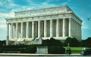 Postcard Lincoln Memorial Building Marble Classic Seated Statue Washington DC