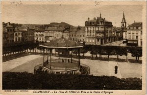CPA COMMERCY - La Place de l'Hotel de Ville et la Caisse d'Epargne (630965)