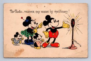 WALT DISNEY MICKEY MOUSE & FAMILY ON RADIO IN PARIS FRANCE POSTCARD (1937)