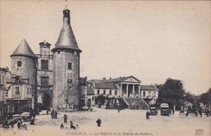 France Issoudun Le Beffroit et le Palais de Justice