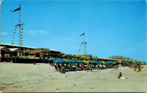 Postcard VA Virginia Beach Cavalier Beach & Cabana Club Umbrellas 1960s S113