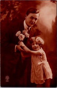 Romantic Victorian Couple Vintage RPPC C001