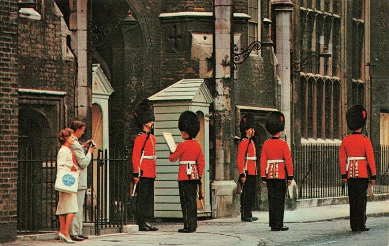 Postcard Changing of the Guard at St James Palace London England