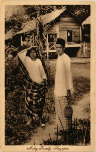 PC CPA SINGAPORE, MALAY FAMILY, Vintage Postcard (b18649)