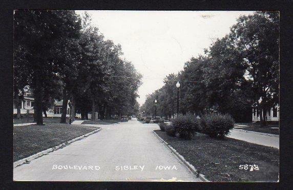 1958 BOULEVARD SIBLEY IOWA*RPPC*TO JOHN ADAMS*DULUTH MINNESOTA*STREET SCENE